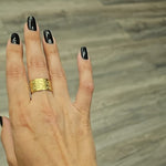 Load image into Gallery viewer, Hand Engraved Gold Band