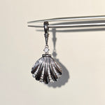 Load image into Gallery viewer, Golden Seashell Pendant