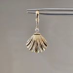 Load image into Gallery viewer, Golden Seashell Pendant
