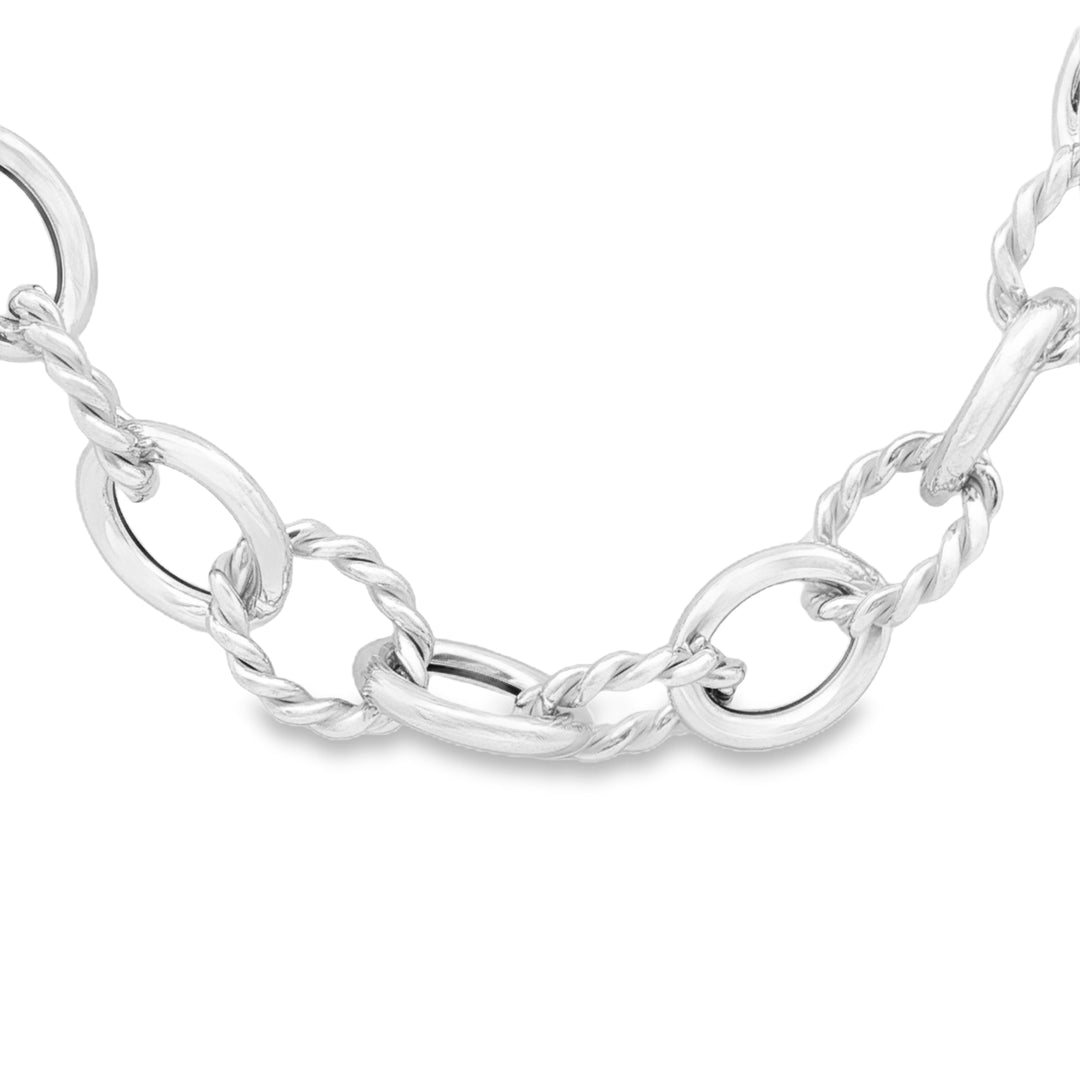 Twisted Links Chain