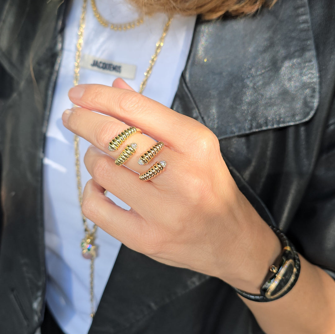 Ribbed Criss-Cross Ring