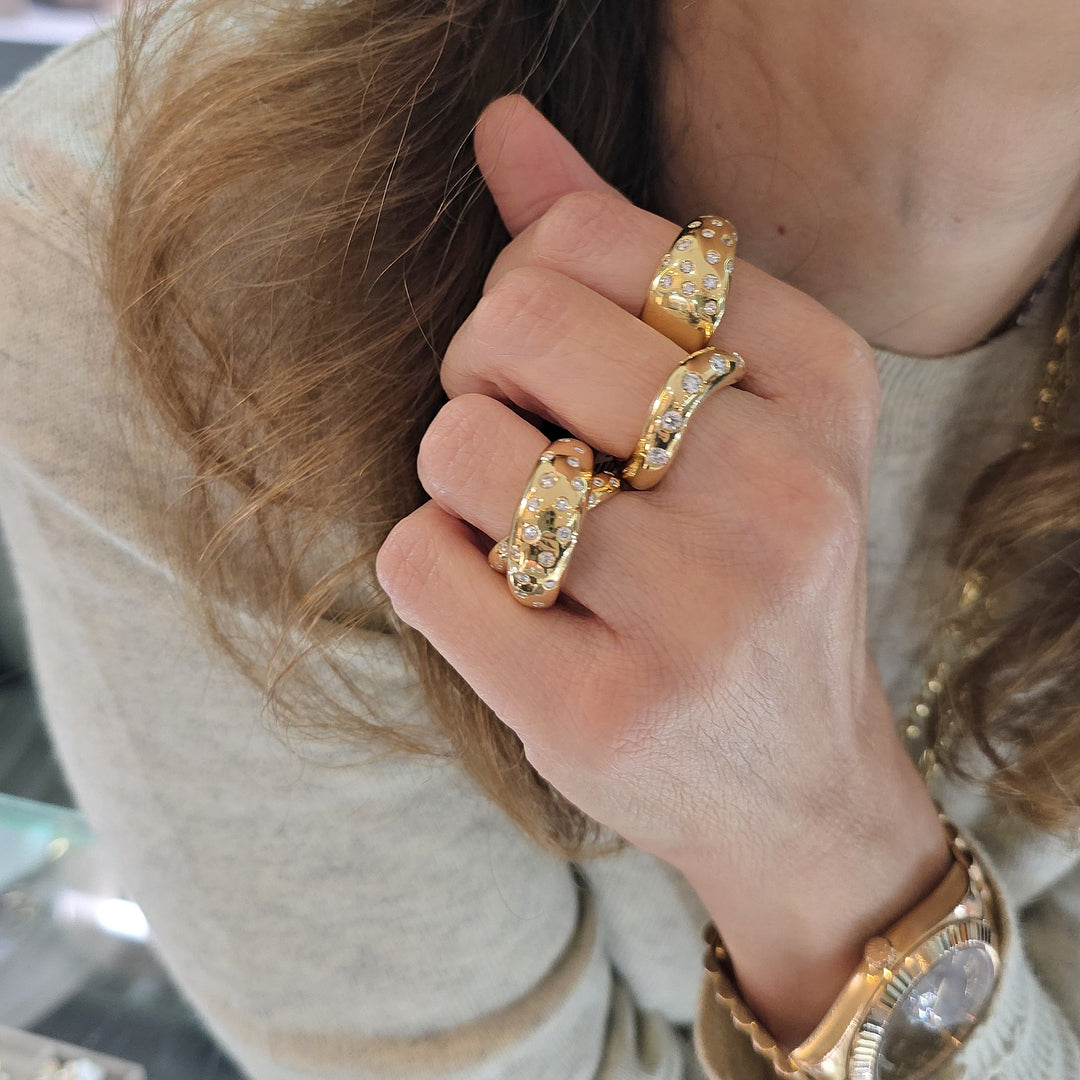 Single Wavy Polkadot Ring