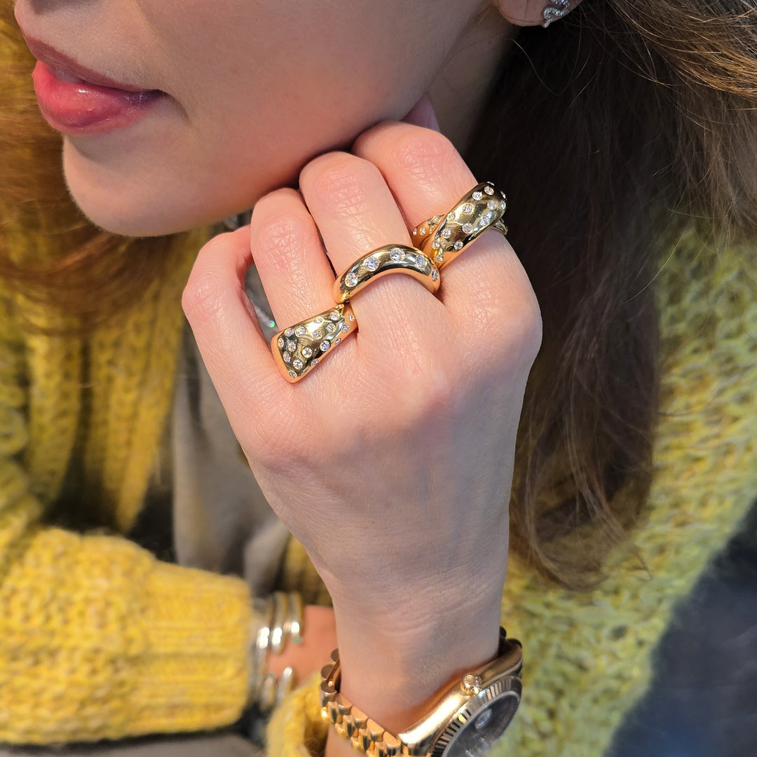 Single Wavy Polkadot Ring