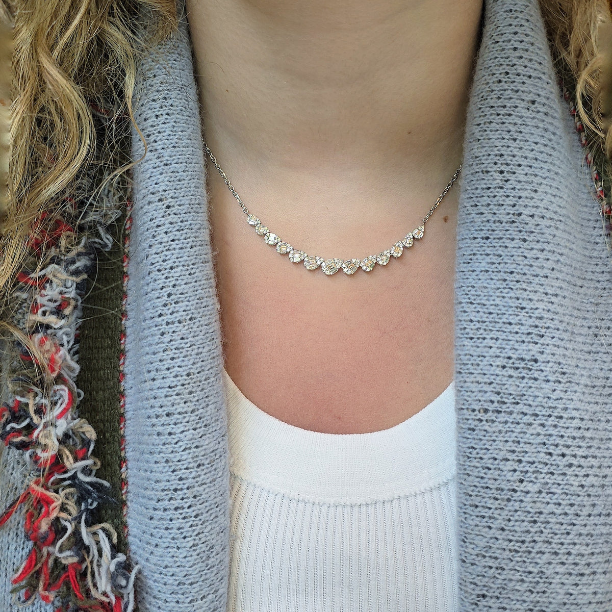 Pear diamond illusion graduating necklace