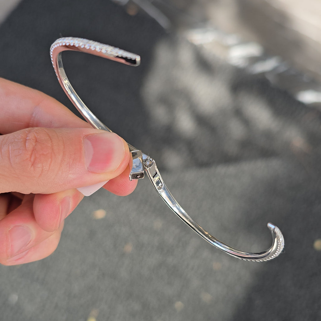 Diamond Groove Bangle