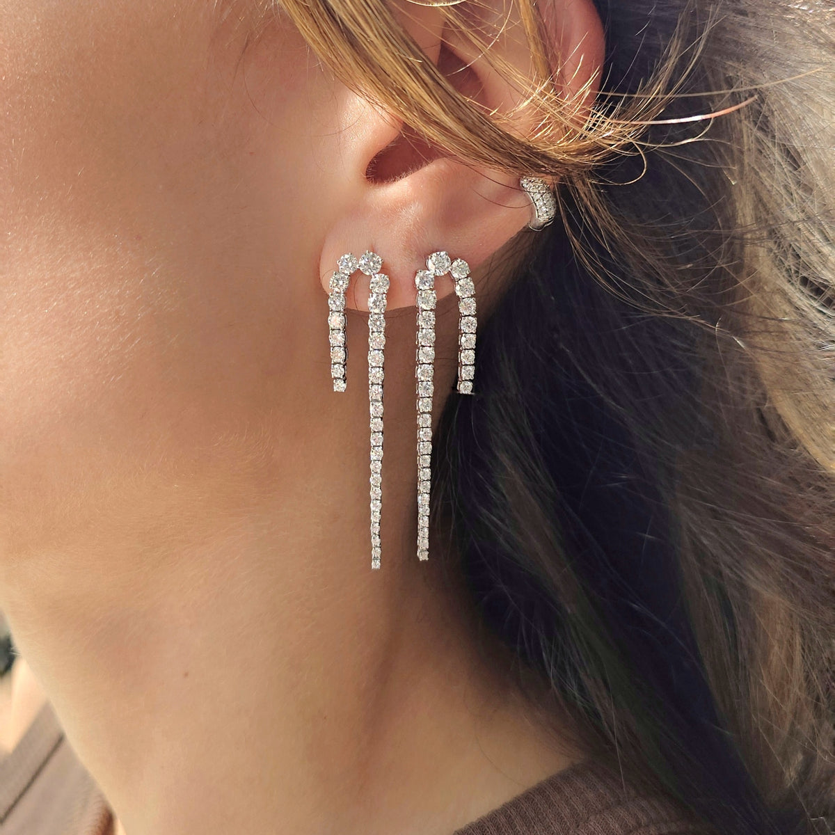 Lounging diamond earrings