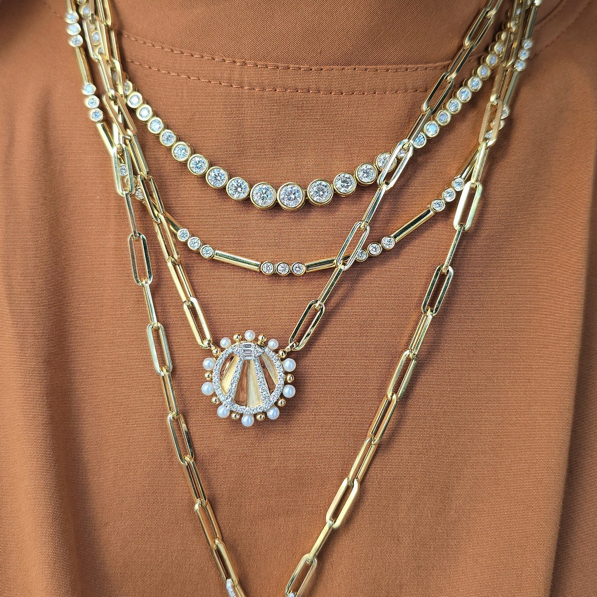 Crown of pearl necklace