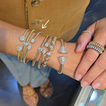 Load image into Gallery viewer, Pavè Roadblock Tubogas Bangle (Narrow-ribbed)

