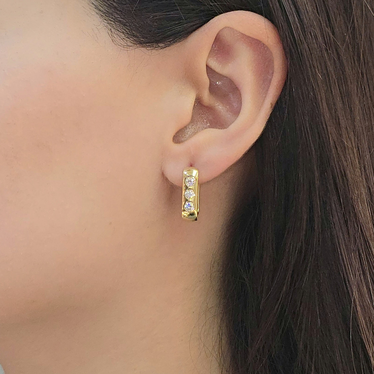 Diamond signal hoops