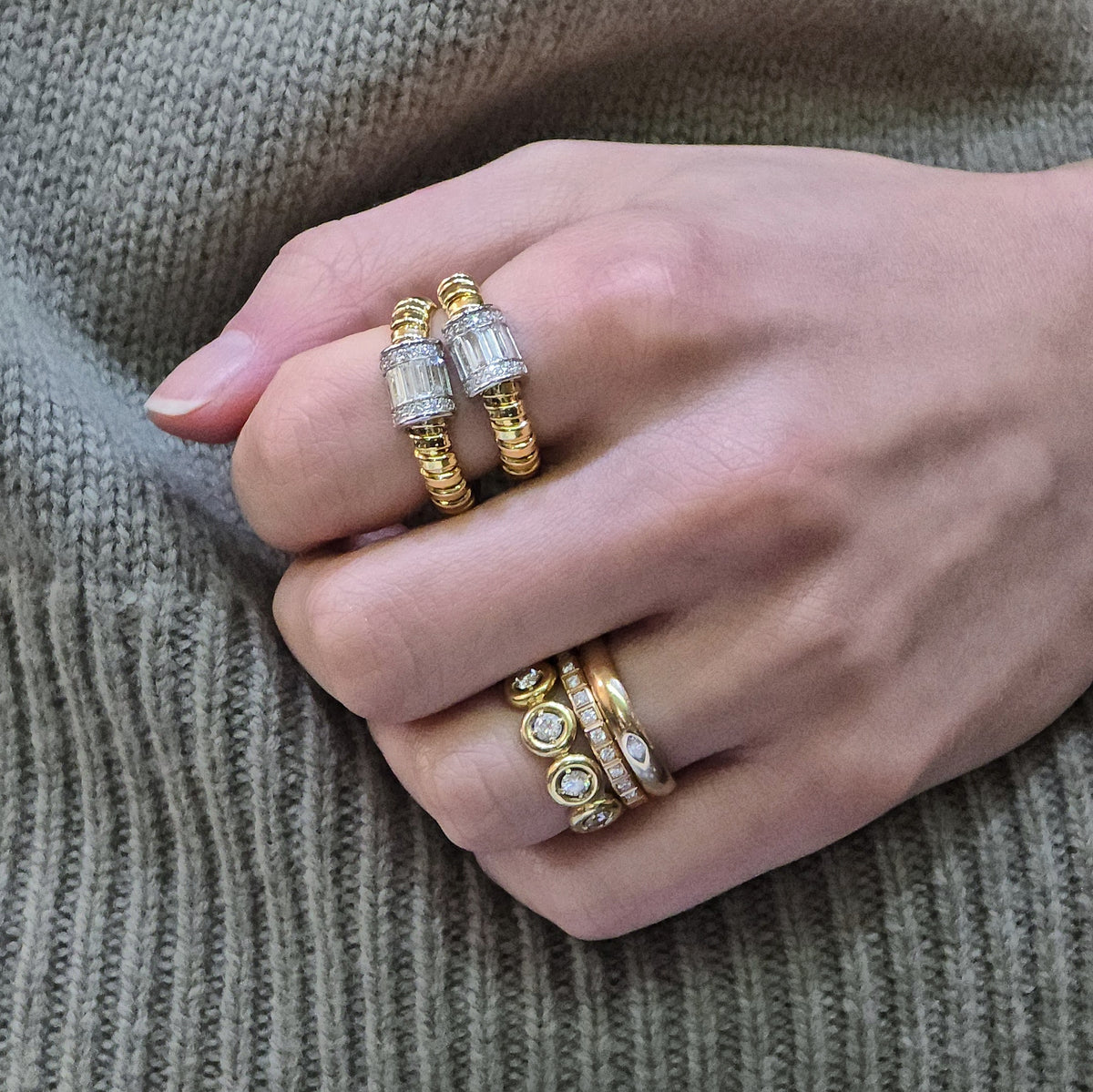 Cluster baguette tubogas ring