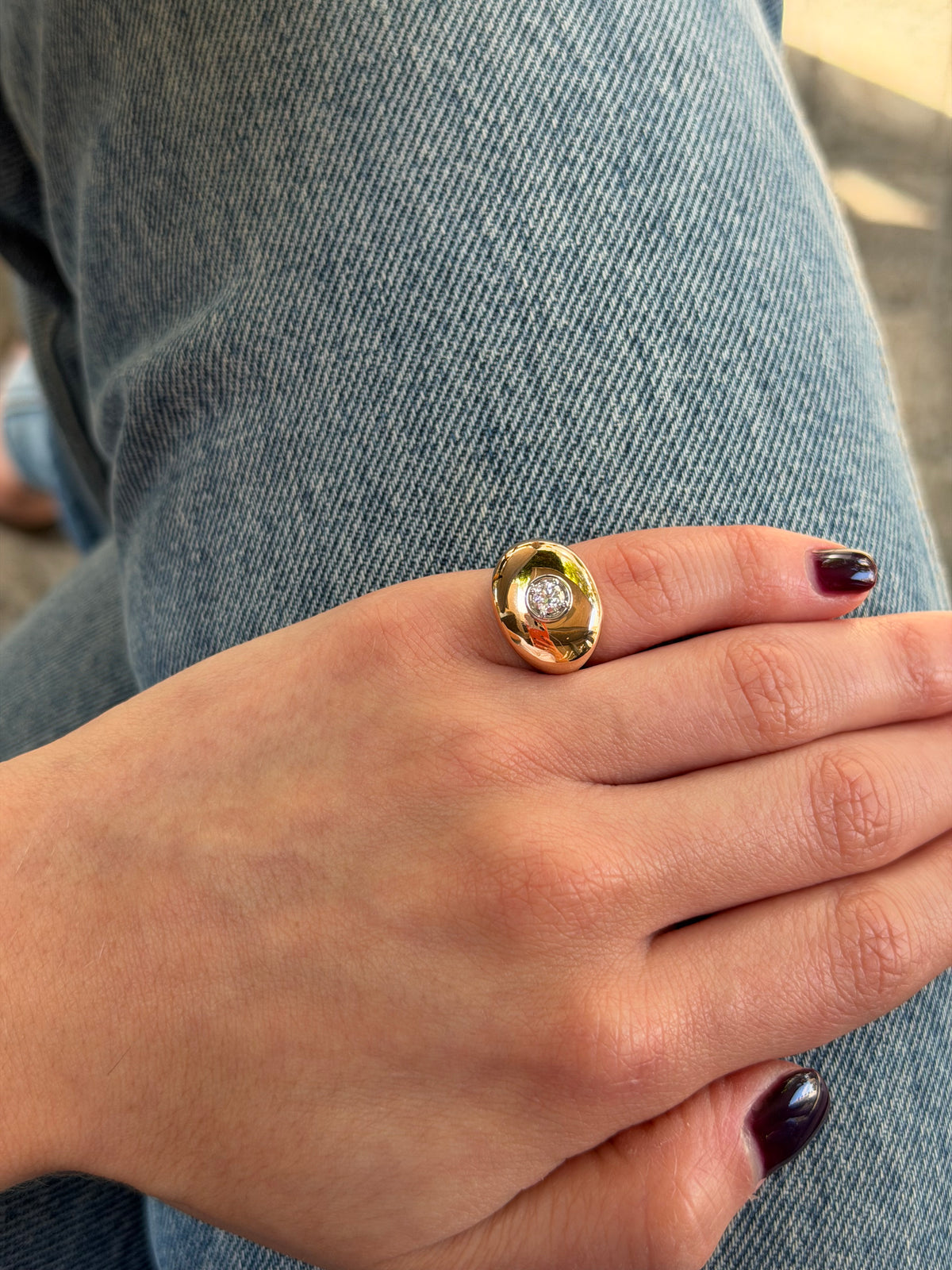 Round bombé pinky