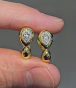 Load and play video in Gallery viewer, Pear Embrace Hoops
