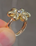 Load and play video in Gallery viewer, Inflated Daisy Ring
