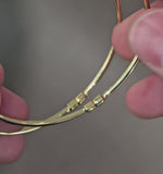 Load and play video in Gallery viewer, Dotted Bezel Marquise &amp; Pear Bracelet
