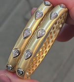 Load and play video in Gallery viewer, Pears River Bracelet
